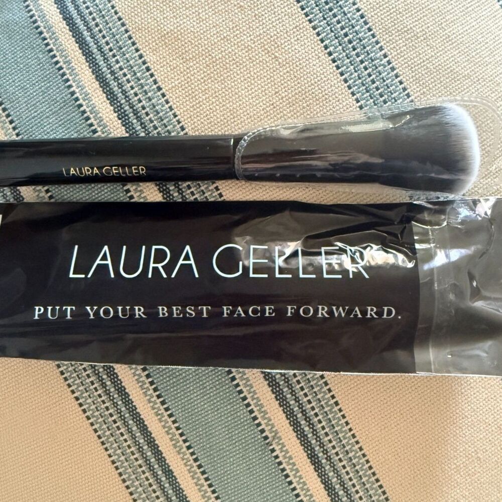NWT Laura Geller Angled Blush Brush